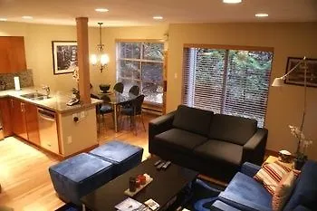 **** Hotel Whistler Superior Properties Townhomes Canadá